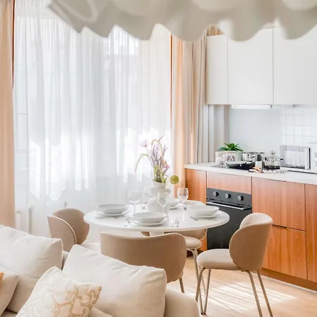 Apartment Sunny With Balcony 2 King Beds Center By Gravity *