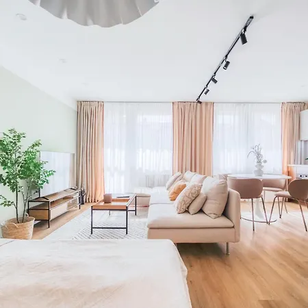 Sunny With Balcony 2 King Beds Center By Gravity Appartement
